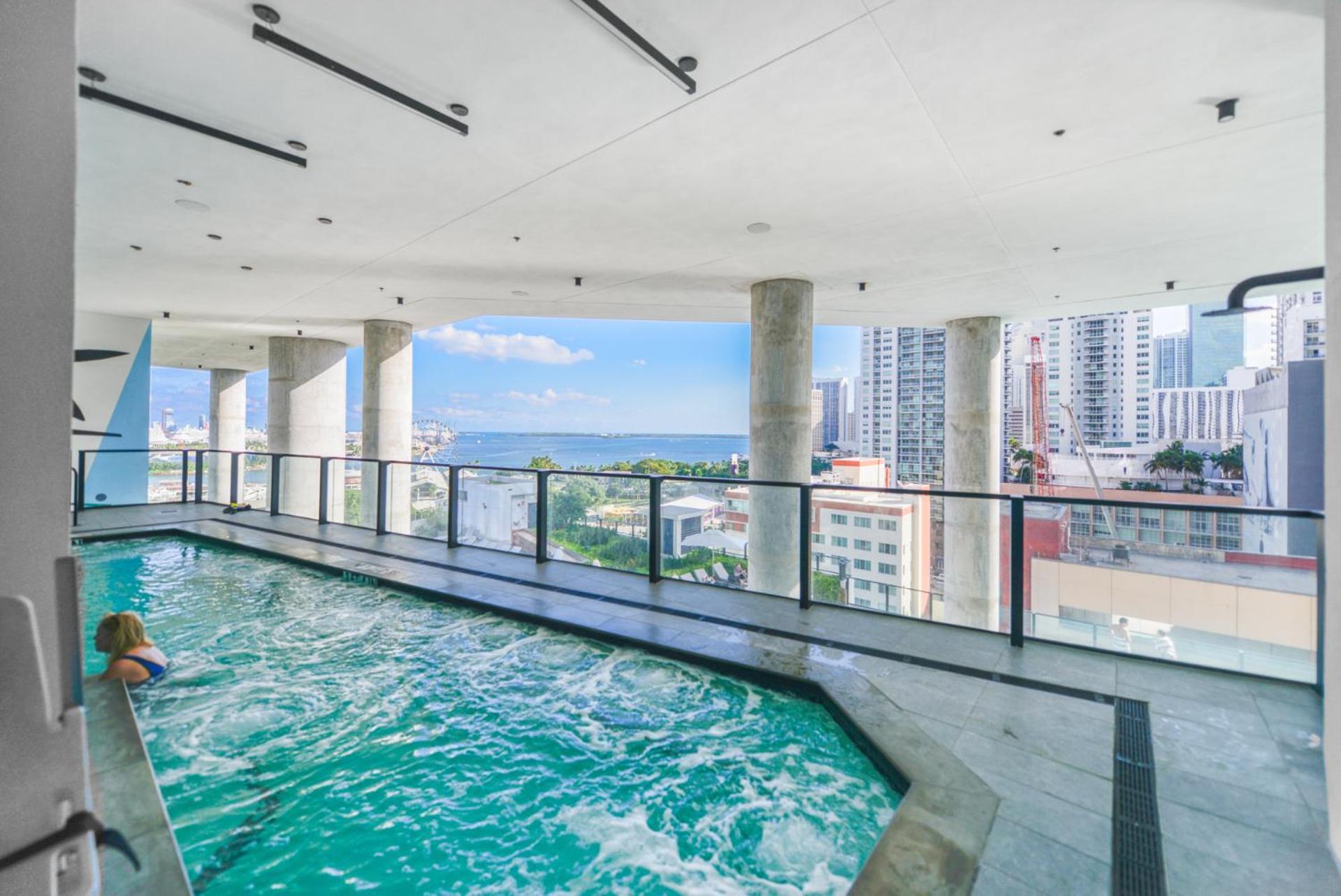 Studio Close To The Bayside With Ocean View * Miami